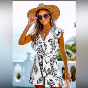 NWT Cupshe Tropical Surplice Flutter Sleeve Loose Leg Romper